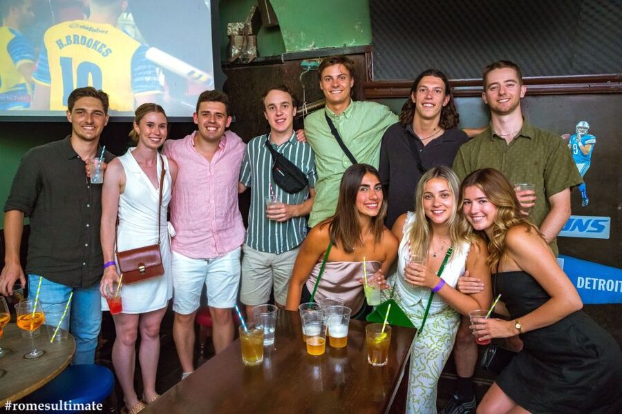 Rome: Pub Crawl and Ultimate Party with Open Bar and Pizza - Walking between Rome’s central bars