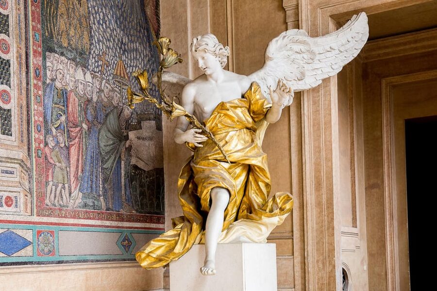 Rome: Santa Maria Maggiore Upper Areas Skip-the-Line Ticket - The Hall of the Popes and its papal portraits