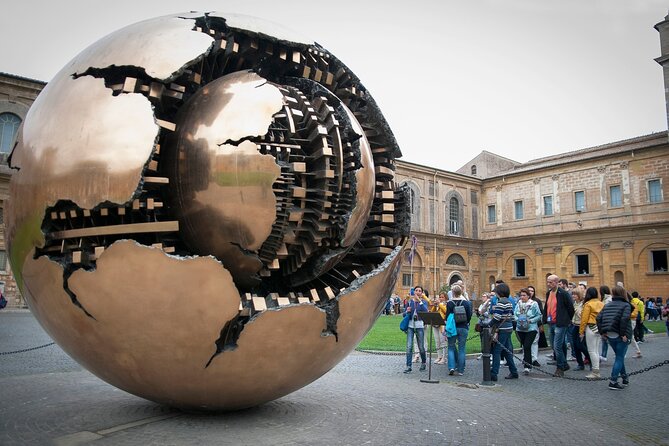 Rome: Skip-the-Line Vatican Museums and Sistine Chapel Tour - Meeting your guide on Via Santamaura