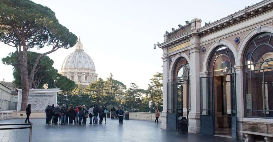 Rome: Skip the line Vatican Museums & Sistine Chapel Tour - What the $71 price really gets you