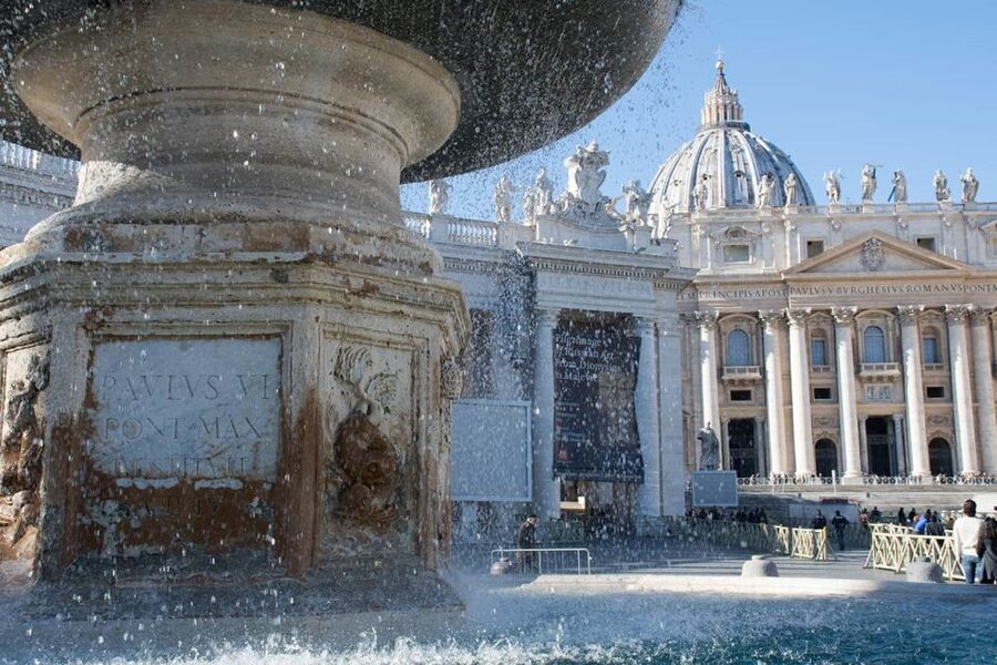 Rome: Skip the line Vatican Museums & Sistine Chapel Tour - Raphael Rooms and the School of Athens