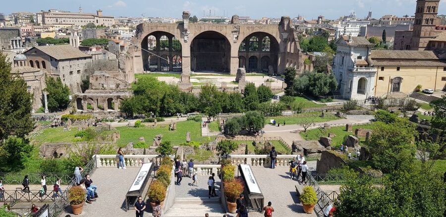 Rome: Small-Group Colosseum, Roman Forum & Palatine Hill - The small-group advantage