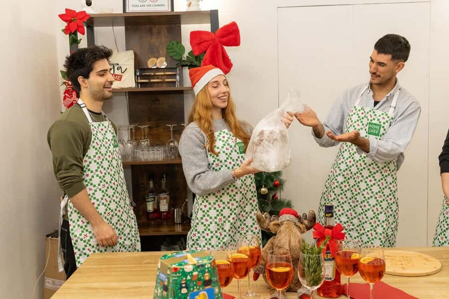 Rome: Spritz & Spaghetti Cooking Class - The chefs shape the mood