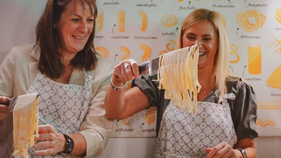 Rome: Spritz & Spaghetti Cooking Class - Shared class or private booking