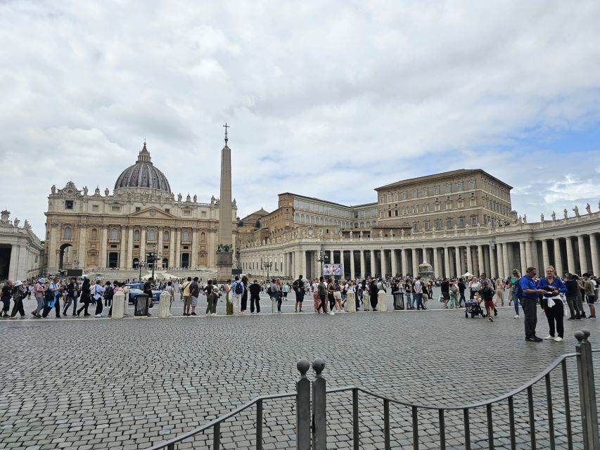 Rome: St. Peter's Basilica and Papal Tombs Guided Tour - Reading Bernini’s St. Peter’s Square