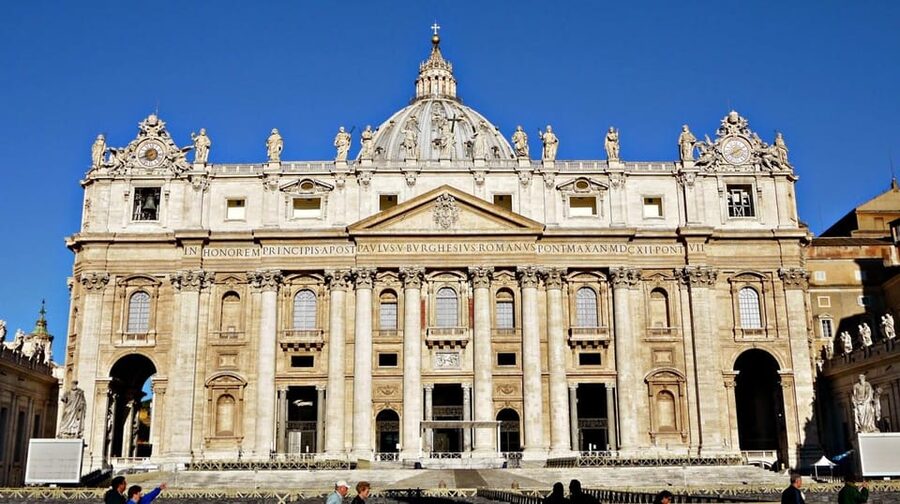 Rome: St. Peter's Basilica Audio Guide with Dome Tickets - Meeting the Host Near Borgo Vittorio 38