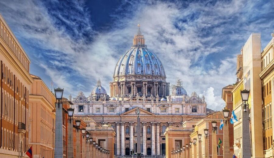Rome: St. Peter's Basilica Express Guided Tour - Descending into the Vatican Grottoes