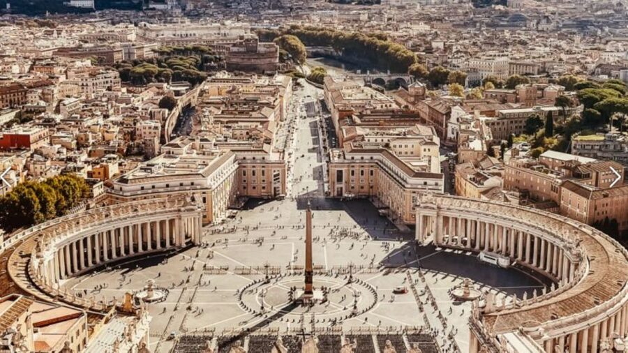 Rome: St. Peter's Basilica Express Guided Tour - Staying after the tour