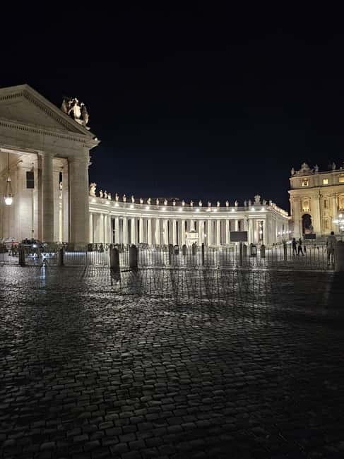 Rome: St. Peter's Basilica & Papal Tombs Tour with Dome - Starting in St. Peter’s Square