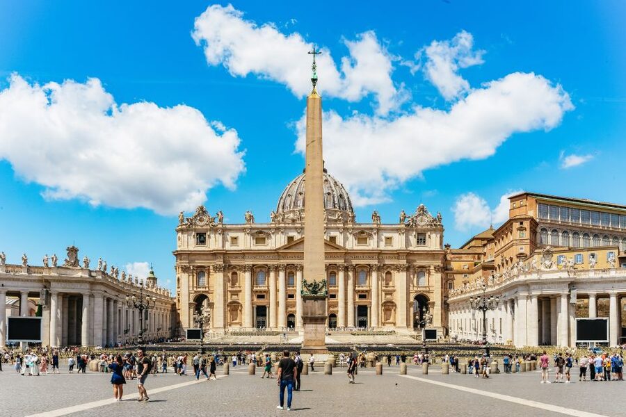 Rome: St. Peter's Basilica, Square and Grottoes Guided Tour - Meeting at Mondo Cattolico