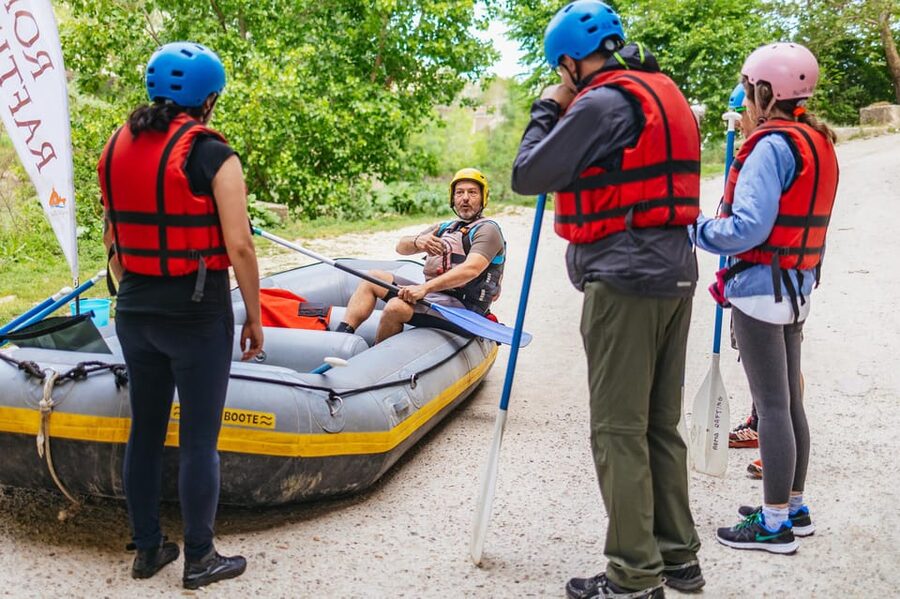 Rome: Tiber River Urban Rafting Tour with Roman Pizza - Castel SantAngelo and the first break