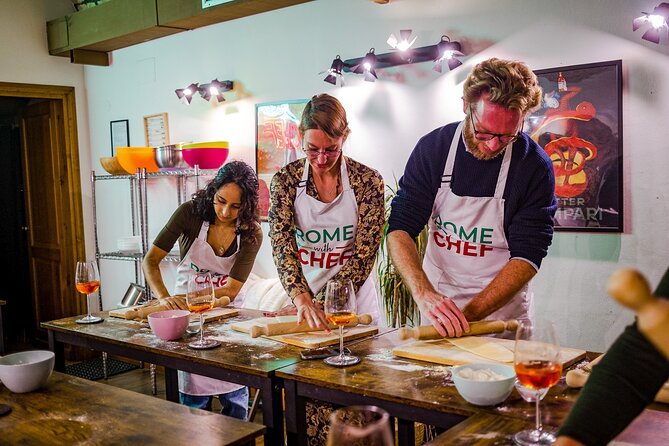 Rome Tipsy Cooking Class: Make Pasta and Mix 3 Spritz Cocktails - The Group Size and Social Mood
