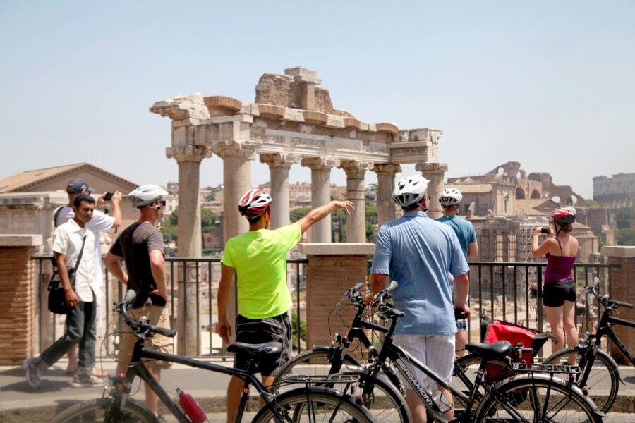 Rome: Top Highlights & Hidden Gems Tour by Cannondale E-Bike - Why a bike makes sense in central Rome