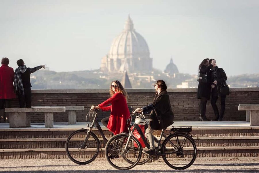 Rome: Top Highlights & Hidden Gems Tour by Cannondale E-Bike - Piazza Venezia and the Imperial Fora