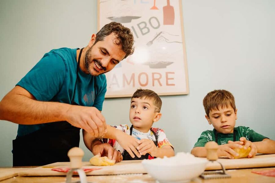 Rome: Traditional Pasta Making Class with Wine & Gelato - The group experience, from solo visitors to families