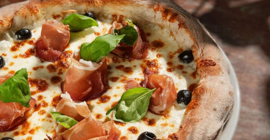 Rome: Traditional Pizza Cooking Class near Piazza Navona - The instructors make the difference