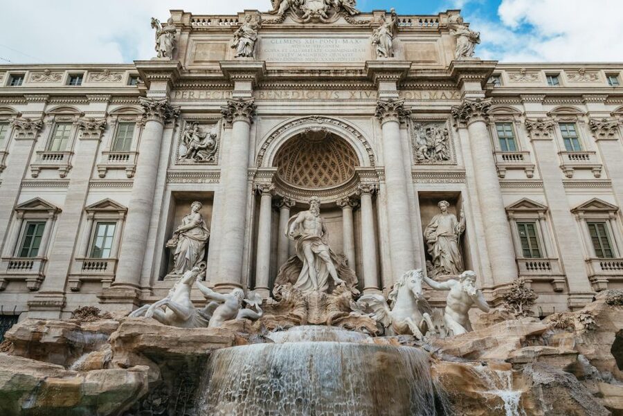 Rome: Trevi Fountain and Underground Guided Tour - A fast pace that suits some, not everyone