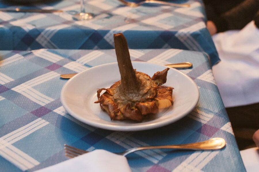Rome: Twilight Trastevere Food Tour with Wine Tasting - Learning to recognize real gelato