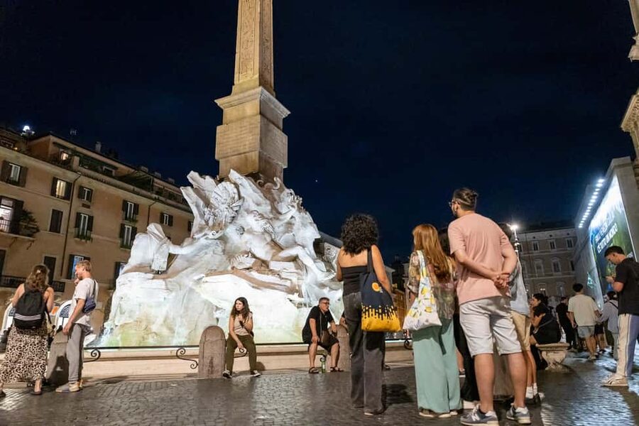 Rome: Under the Moonlight Evening Walking Tour - Galleria Sciarra, a rewarding side stop