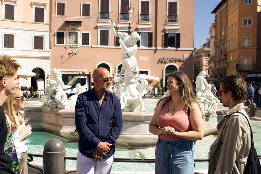 Rome: Under the Moonlight Evening Walking Tour - Starting in Rome’s central squares