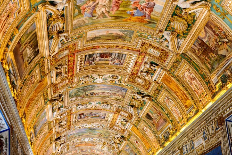 Rome: Vatican Museums and Sistine Chapel Guided Tour - Crowds are the price of seeing the famous rooms