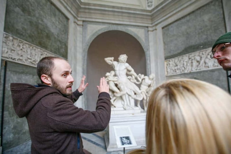 Rome: Vatican Museums and Sistine Chapel Small Group Tour - Meeting your guide near Viale Giulio Cesare