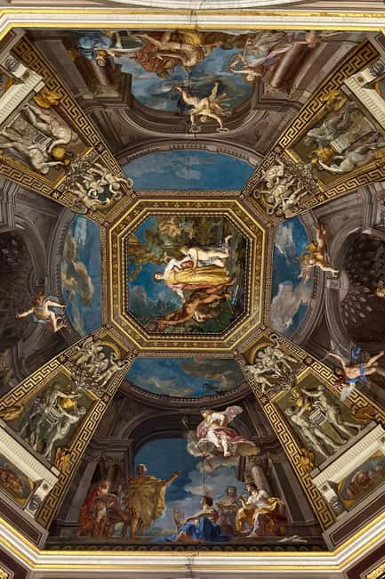 Rome: Vatican Museums, Sistine Chapel and St. Peter's Tour - What the guide adds to the price