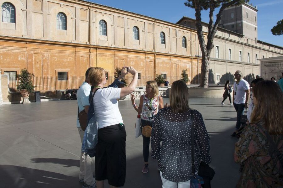 Rome: Vatican Museums, Sistine Chapel Tour & Basilica Access - Pace, crowds, and the headset problem