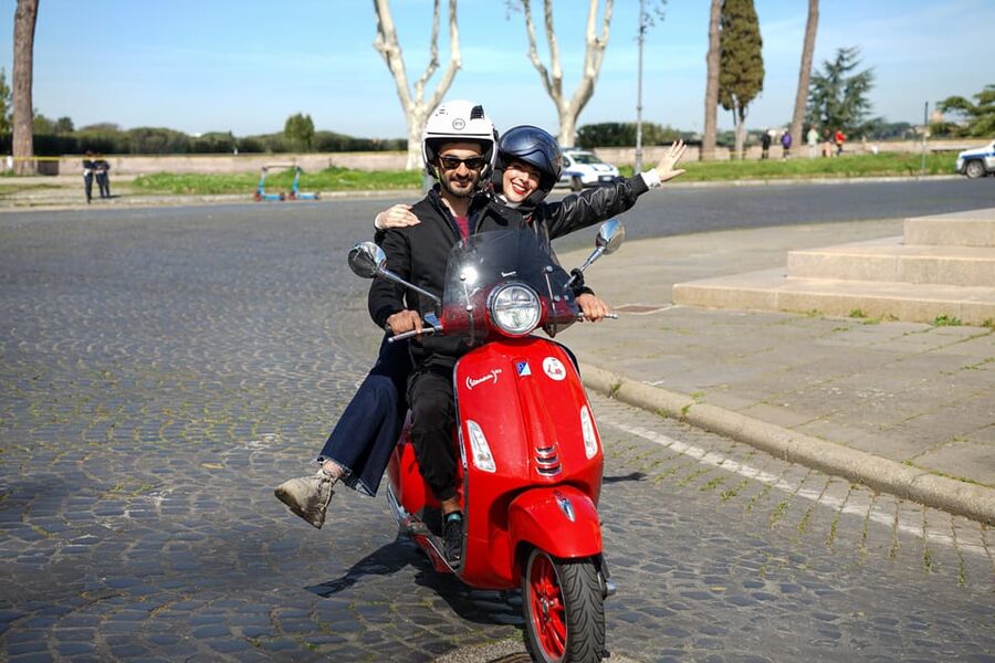 Rome Vespa Tour with Professional Photoshoot - Colosseum photo stop