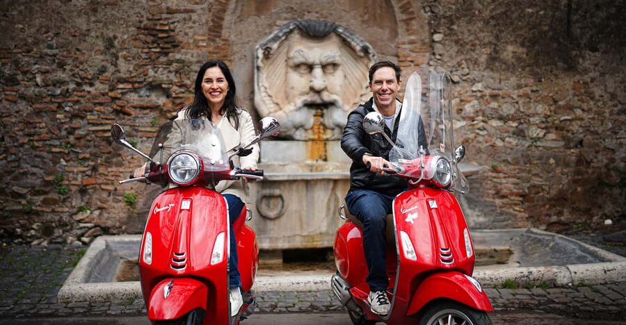 Rome Vespa Tour with Professional Photoshoot - Janiculum Hill and the grand finale