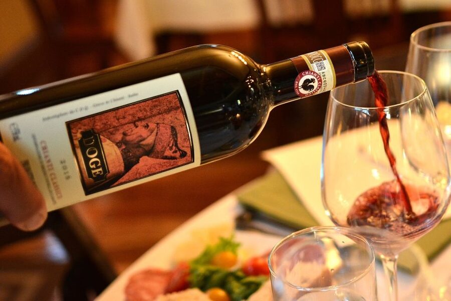 San Gimignano: Lunch or Dinner at a Winery with Wine Tasting - The setting in the Chianti countryside