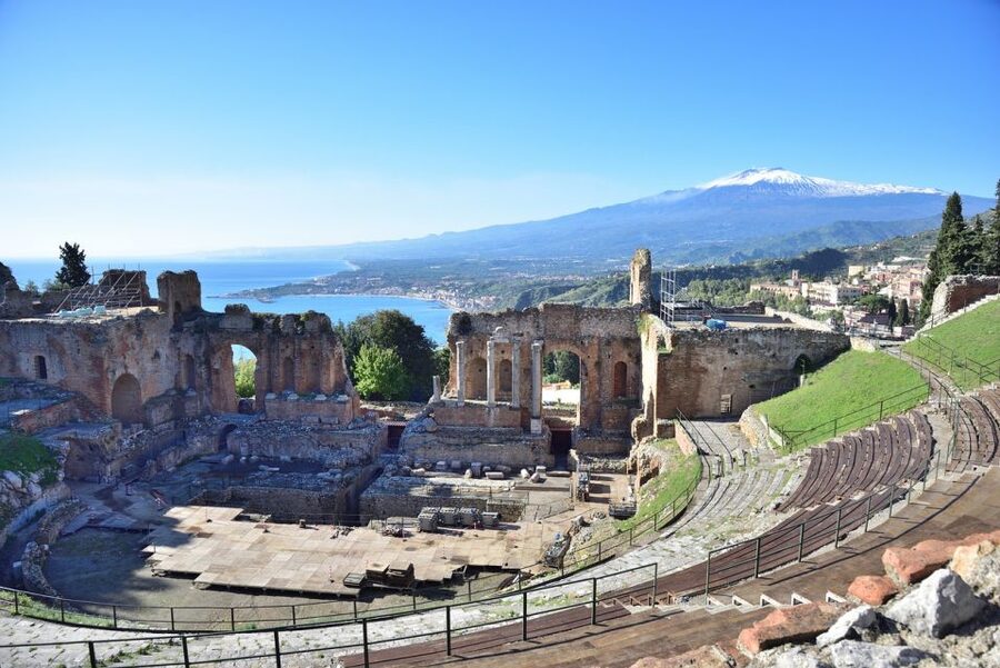 Sicily: Etna Volcano & Taormina Tour - The long ride to Taormina