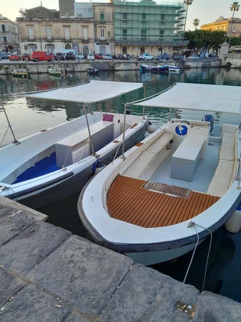 Siracusa: Ortigia Boat Tour with Marine Grotto - Maniace Castle from the sea