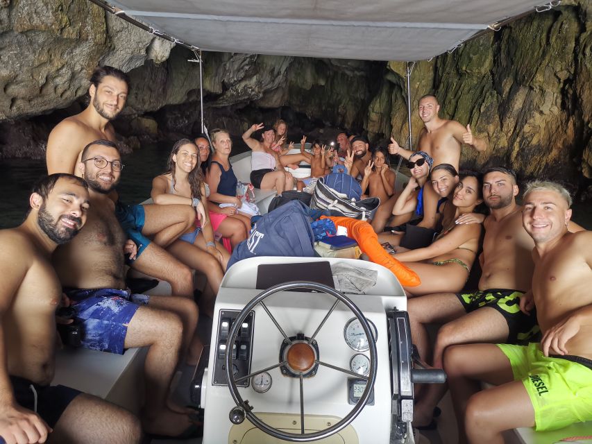 Siracusa: Ortigia Boat Tour with Marine Grotto - The harbor, Foro Italico, and the Arethusa Spring