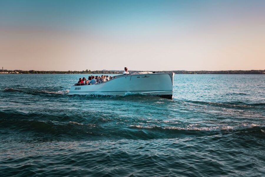 Sirmione: 25 Minute Boat Cruise around the Peninsula - What the $14 price delivers