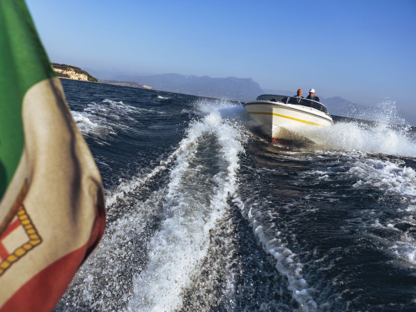 Sirmione: 25 Minute Boat Cruise around the Peninsula - The bubbling sulfur spring in Lake Garda