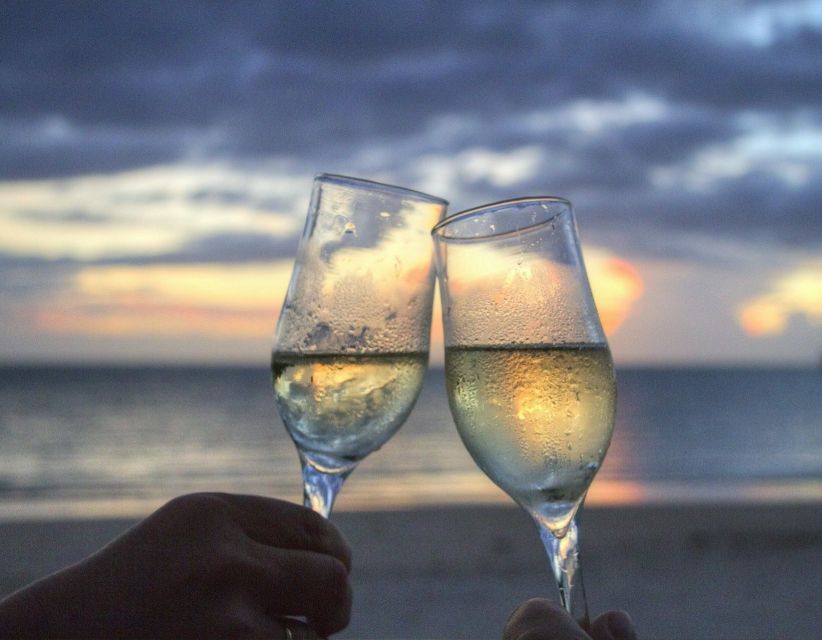 Sirmione: Sunset Boat Cruise with Local Wine - Scaligero Castle from the water