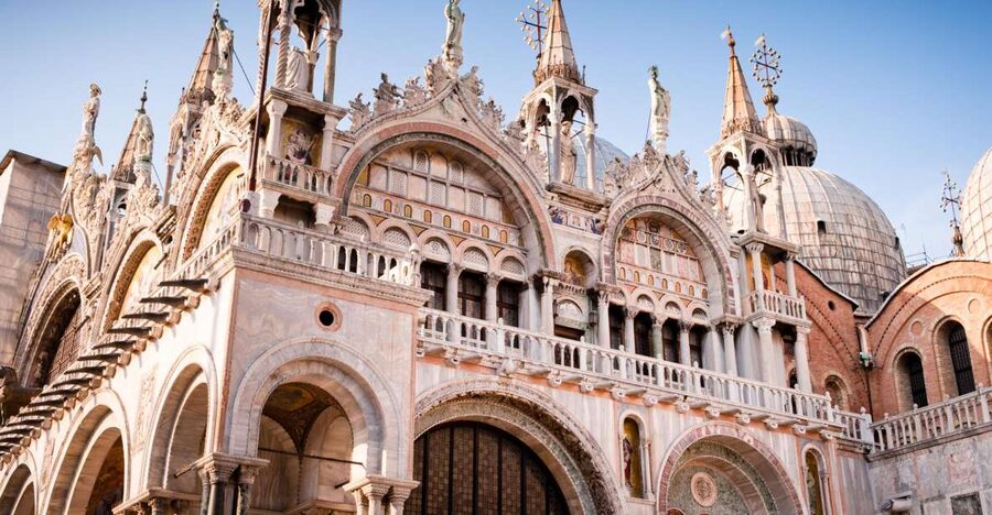 Skip the Line: St. Mark's Basilica Guided Tour - How the Guides Shape the Experience
