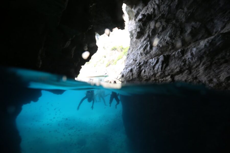 Sorrento: Capri and Blue Grotto Boat Cruise with Drinks - Five details that shape the experience