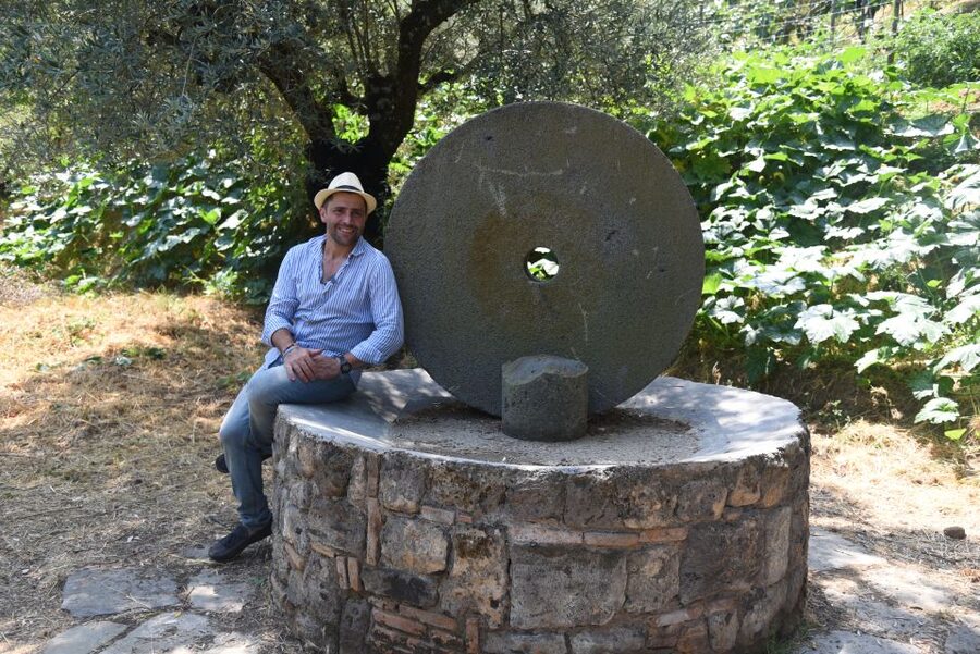 Sorrento: Farm Tour with Cheese Tasting & Pizza Making Class - Weather, comfort, and accessibility