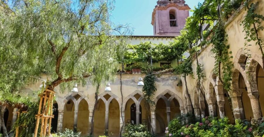 Sorrento: Guided Walking Tour & Limoncello Tasting - Walking Via San Cesareo, Sorrento’s old commercial spine