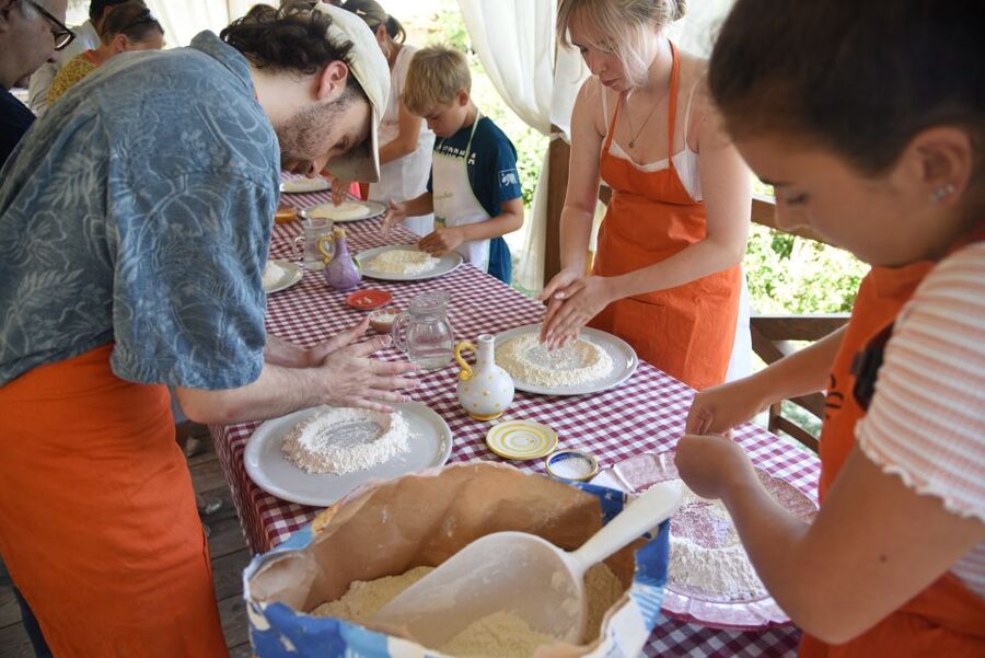 Sorrento: Pizza Lesson, Wine, and Limoncello at a Local Farm - Views, garden time, and the outdoor setting