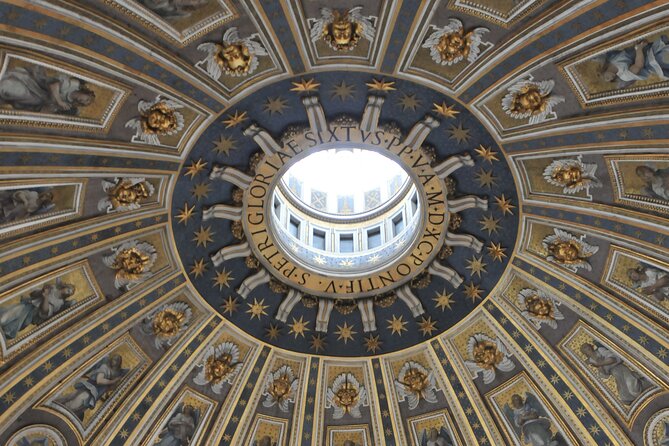 St Peter's Basilica Express Guided Tour, includes Dome Climb - The Guide Makes or Breaks the Morning