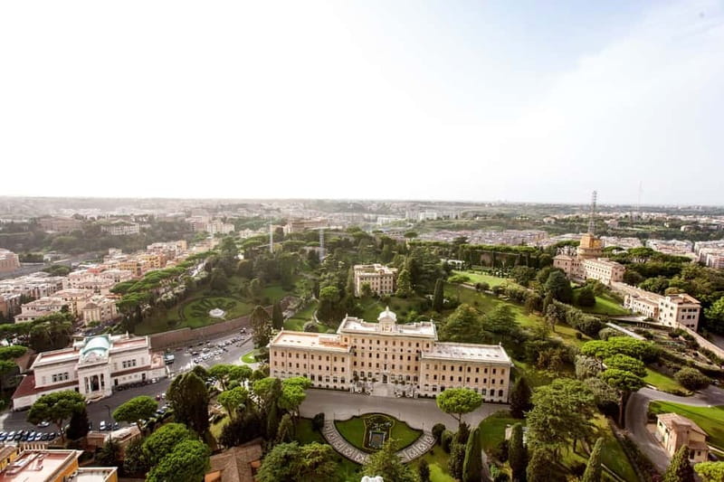 St Peter's Basilica Express Guided Tour with Dome Climb - Dress code, bags, and practical preparation