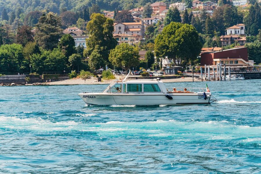 Stresa: 3 Borromean Islands Hop-On Hop-Off Boat Tour - Finding the pier in Stresa