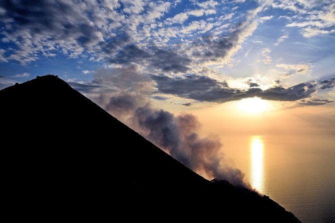 Stromboli: sunset trekking to Sciara del Fuoco - Ashàra - What makes Stromboli’s sunset hike special