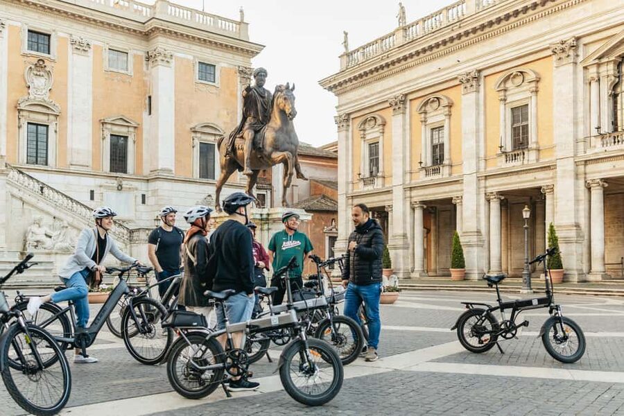Sunrise in Rome: Small Group E-Bike Tour & Italian breakfast - The best parts of the morning at a glance
