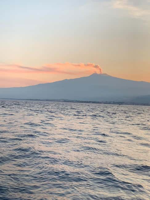 Sunset tour in search of dolphins with aperitif - Setting out from Giardini Naxos