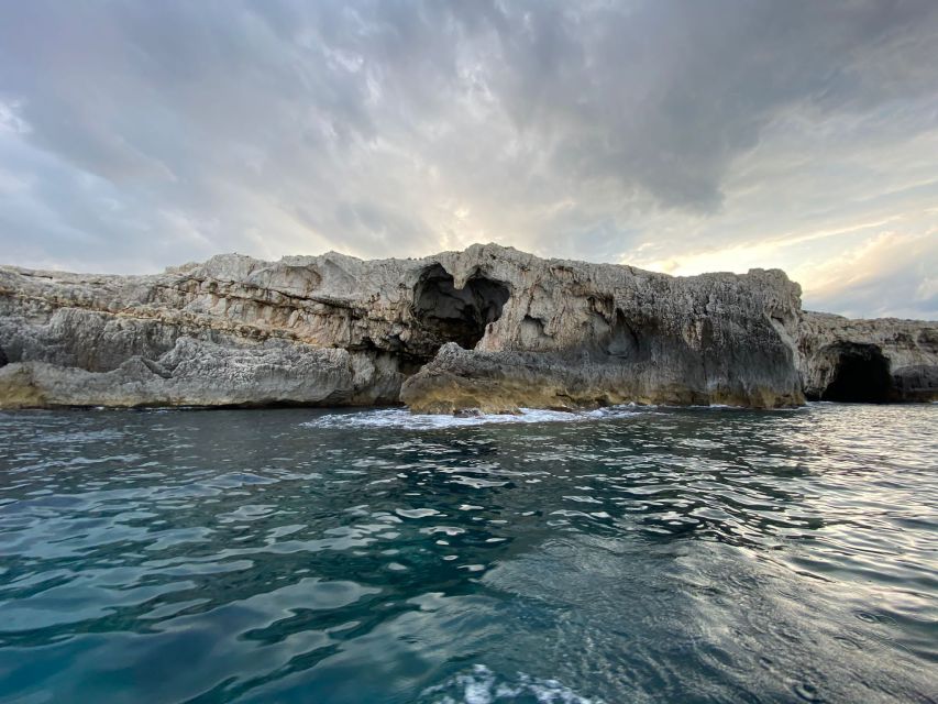 Syracuse: Boat Trip of Ortigia Island and Sea Caves - A quick way to understand Ortigia