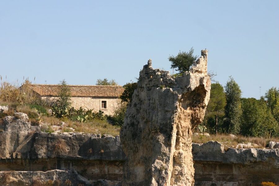 Syracuse: Neapolis Archaeological Park Small Group Tour - Altar of Hieron II and the Roman amphitheater